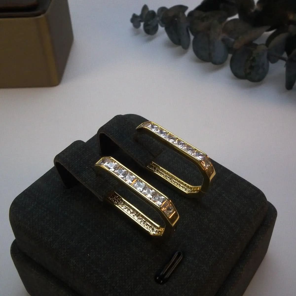 Trendy Earrings U-Shaped Earrings In Gold - chiccharm