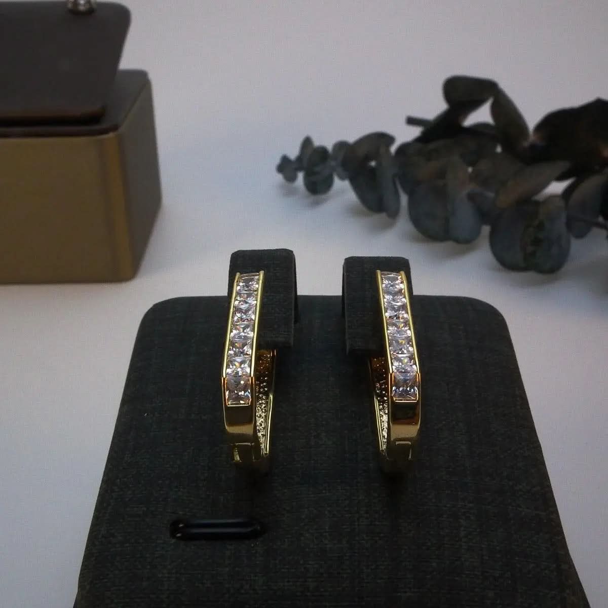 Trendy Earrings U-Shaped Earrings In Gold - chiccharm