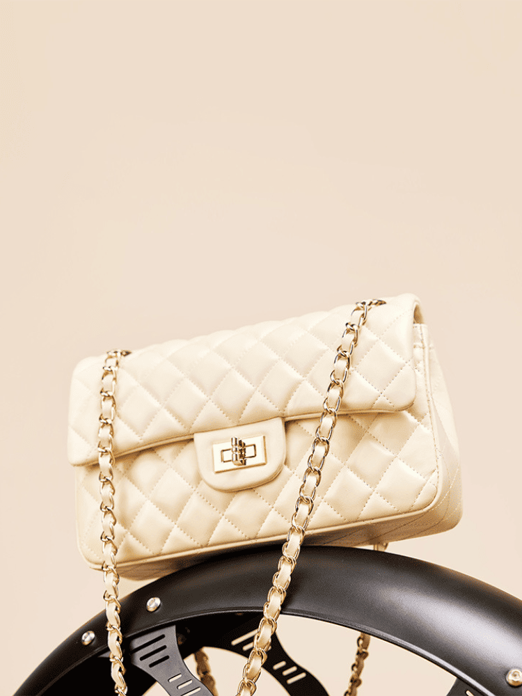 How to Identify Authentic Designer Handbags vs Fakes