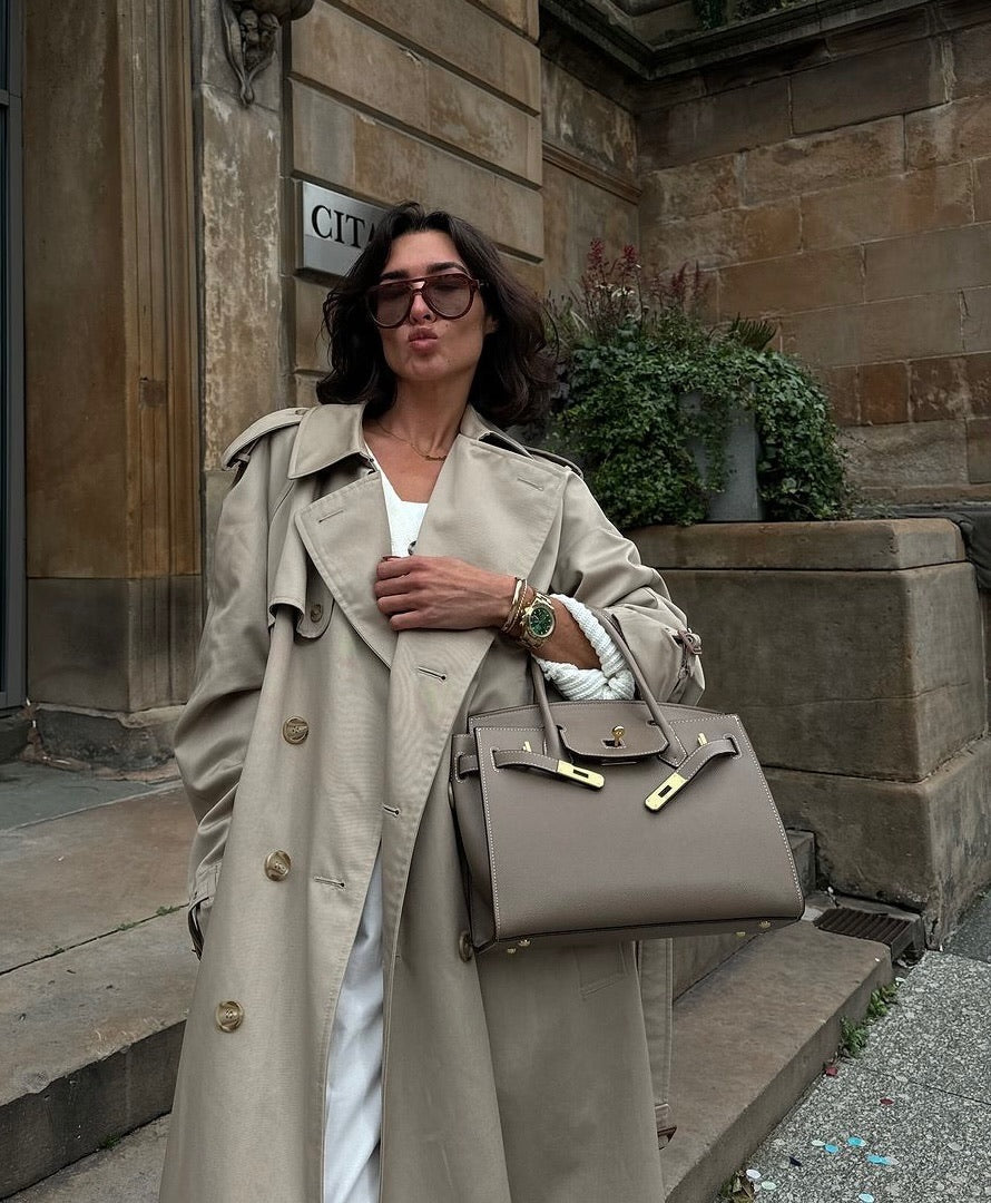 Minimalist Leather Shoulder Bag: The Beauty of Simplicity