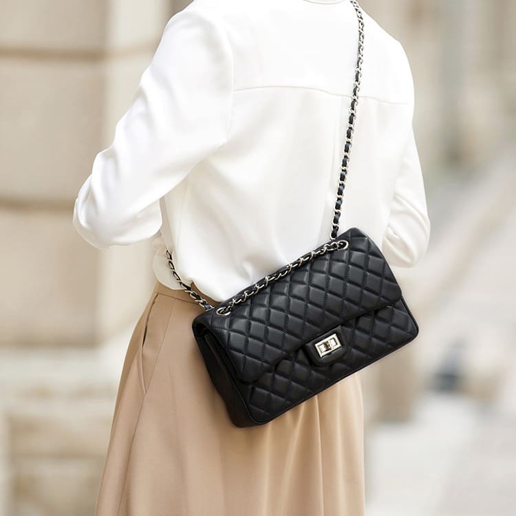 The Rise of Crossbody Styles: Form Meets Freedom